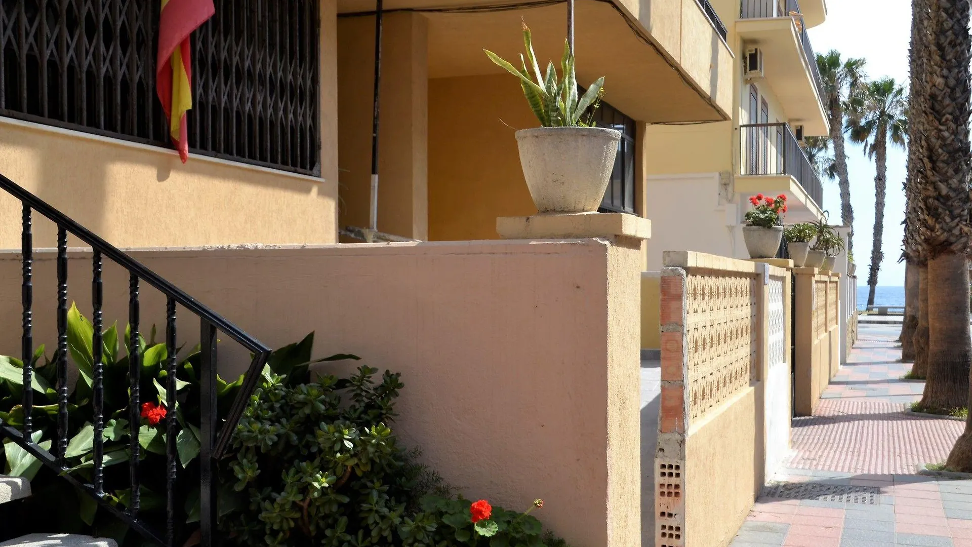 Hostal Tropical Almuñécar Casa de hóspedes