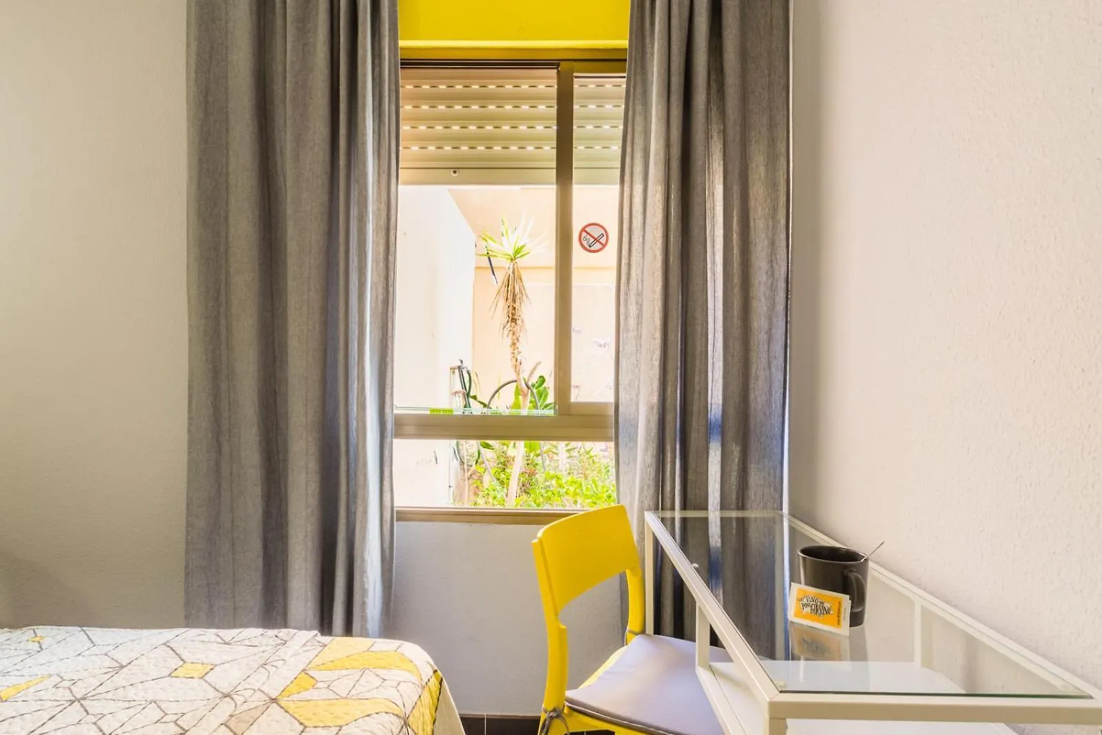 Hostal Tropical Almuñécar 2*,  Espanha
