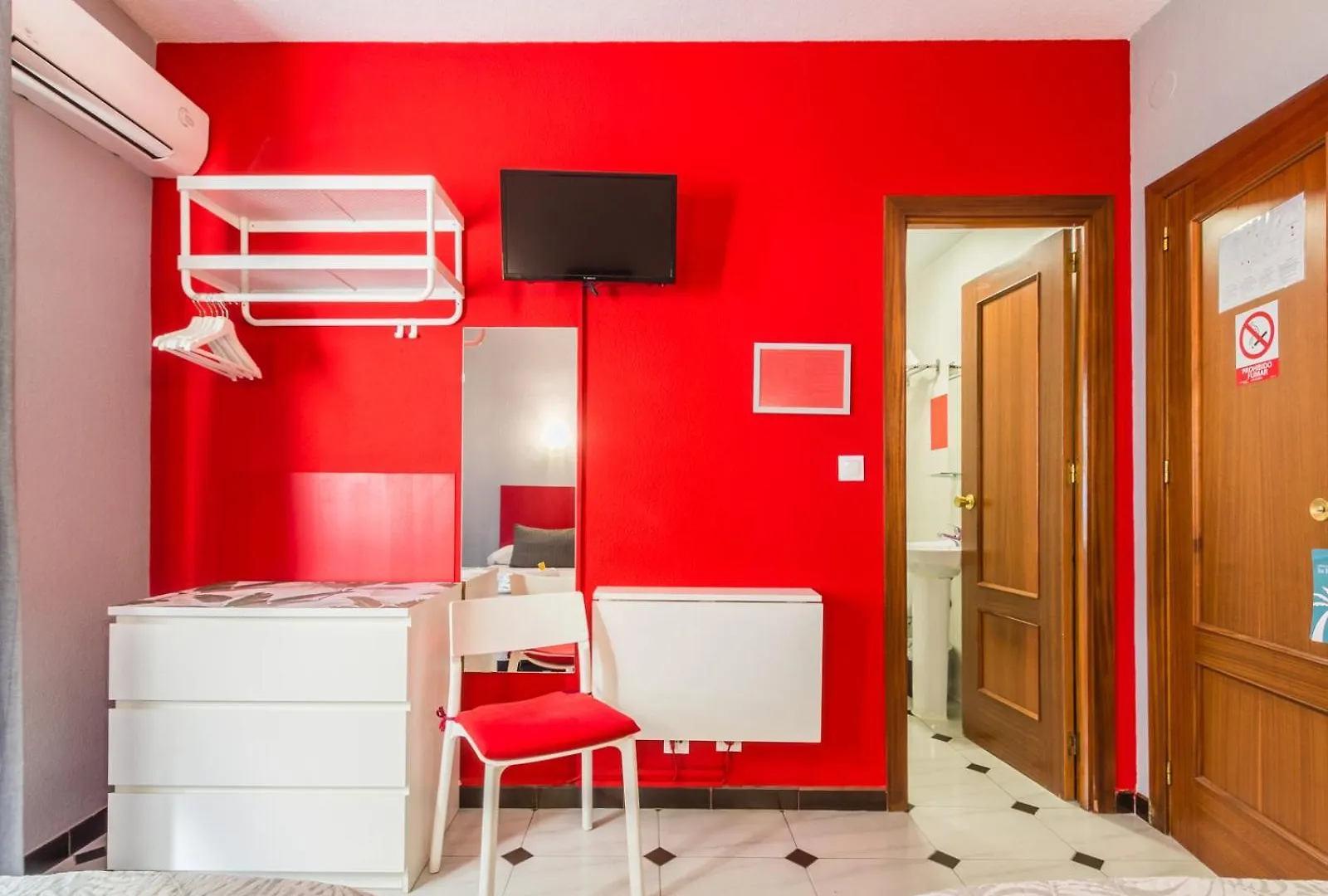 Hostal Tropical Almuñécar 2*,  Espanha