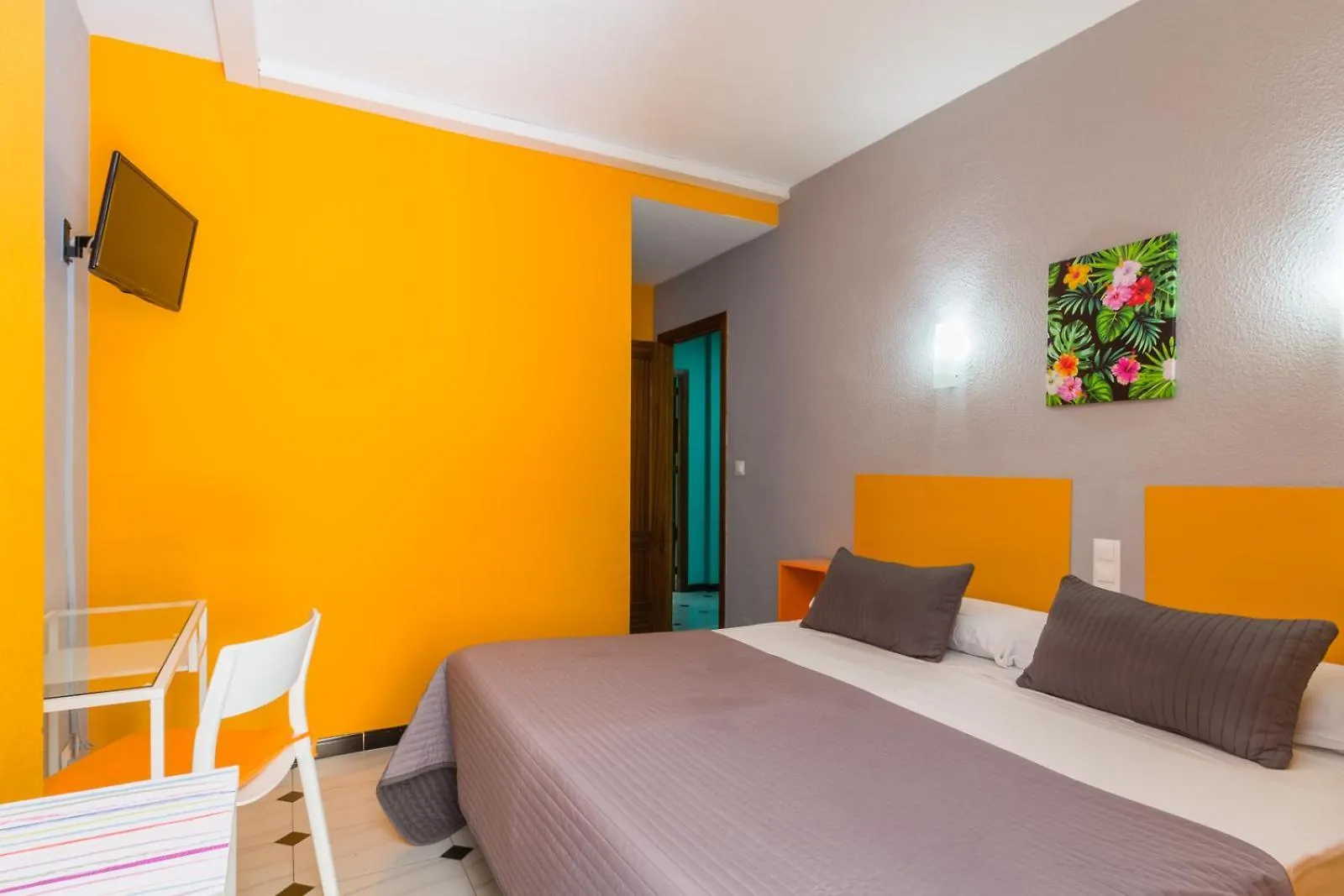 Hostal Tropical Almuñécar Casa de hóspedes