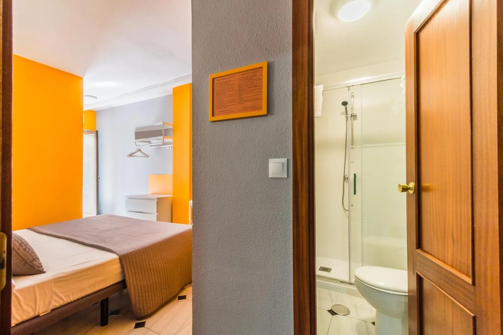 Hostal Tropical Almuñécar Casa de hóspedes