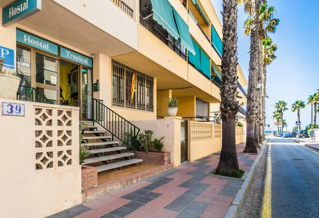 Hostal Tropical Альмуньекар 2*,