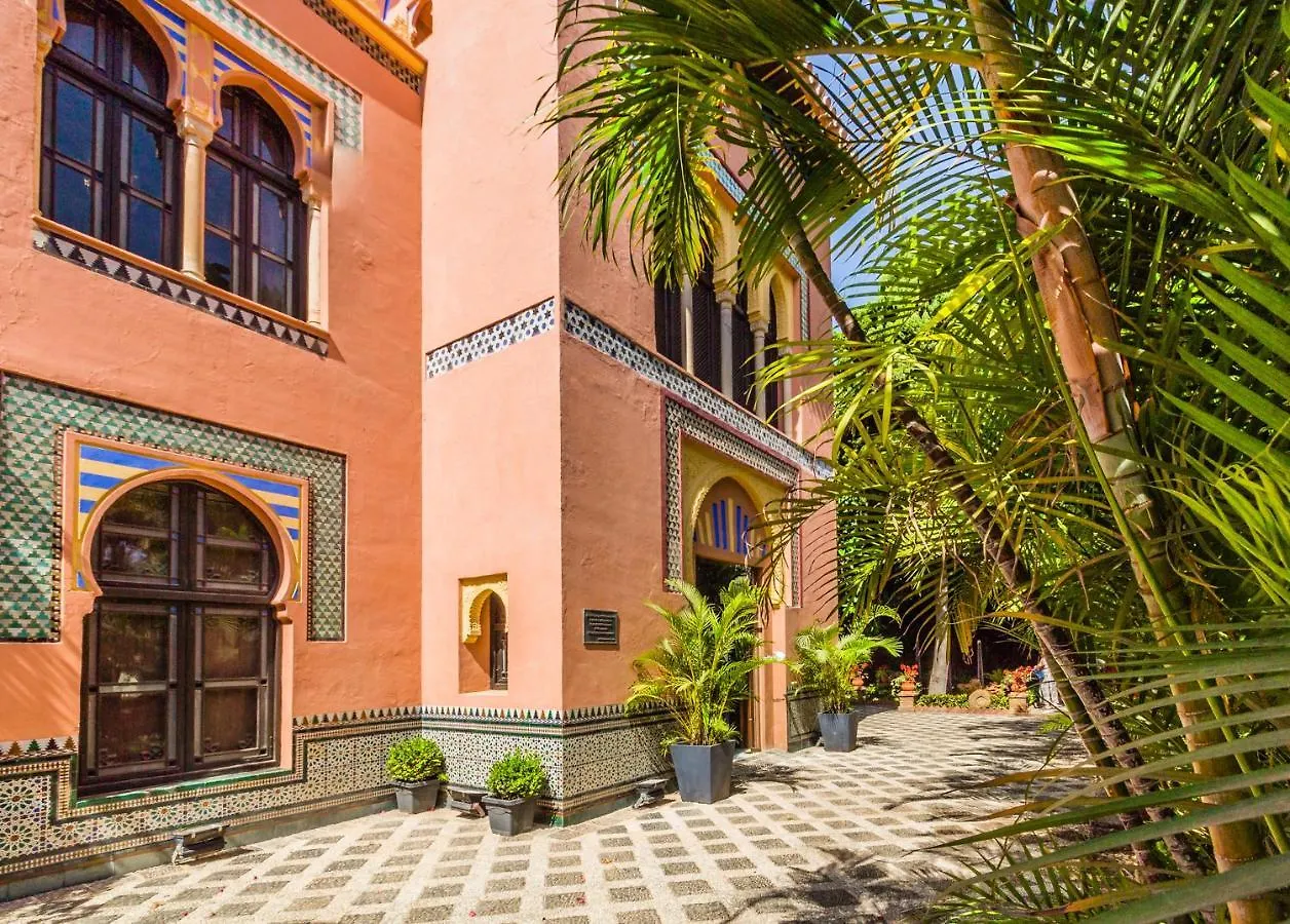 Hostal Tropical Альмуньекар