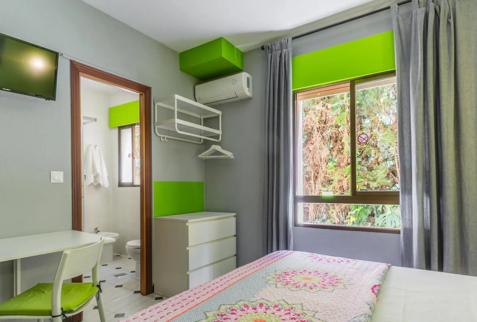 Hostal Tropical Almuñécar 2*,  Spanje