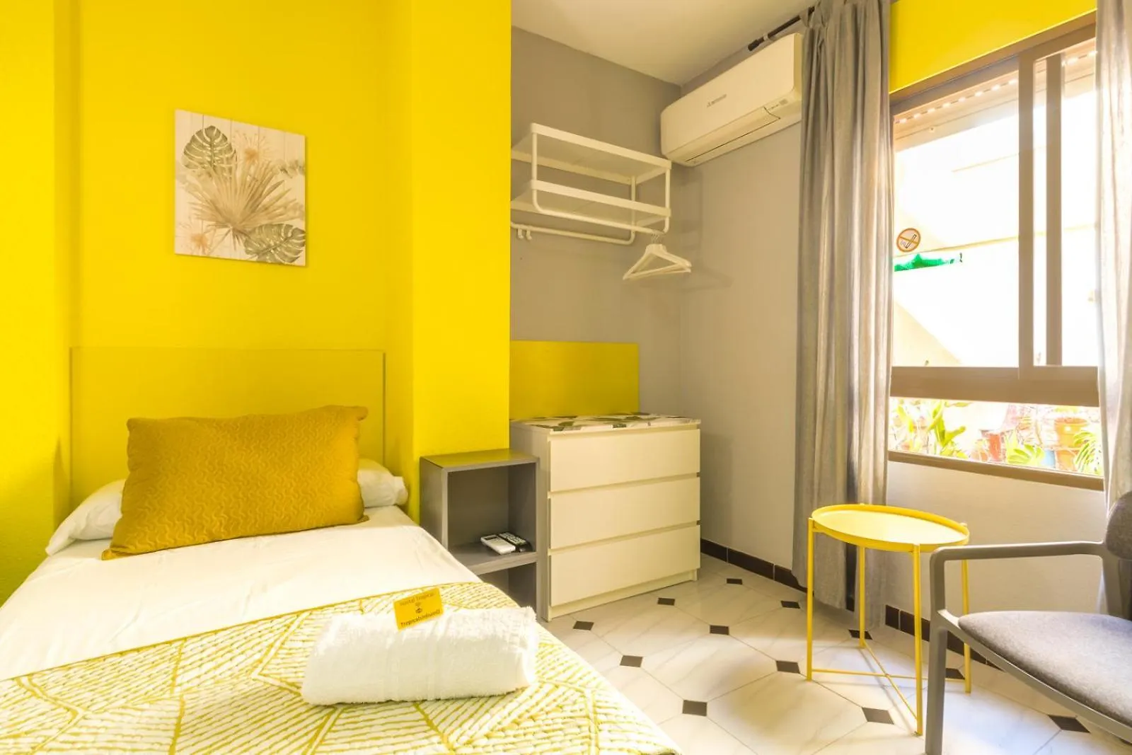 ** Gasthuis Hostal Tropical Almuñécar Spanje